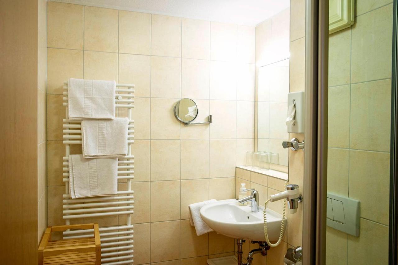 Hotel Gut Schwaige Ebenhausen Bagian luar foto